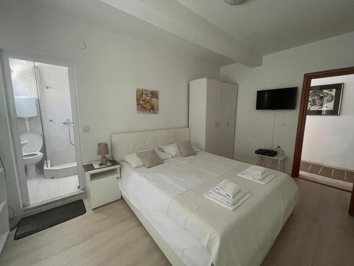 Guest House Jasna Budva Exterior photo